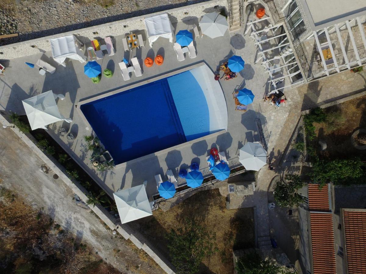Lustica Apartments Bagian luar foto