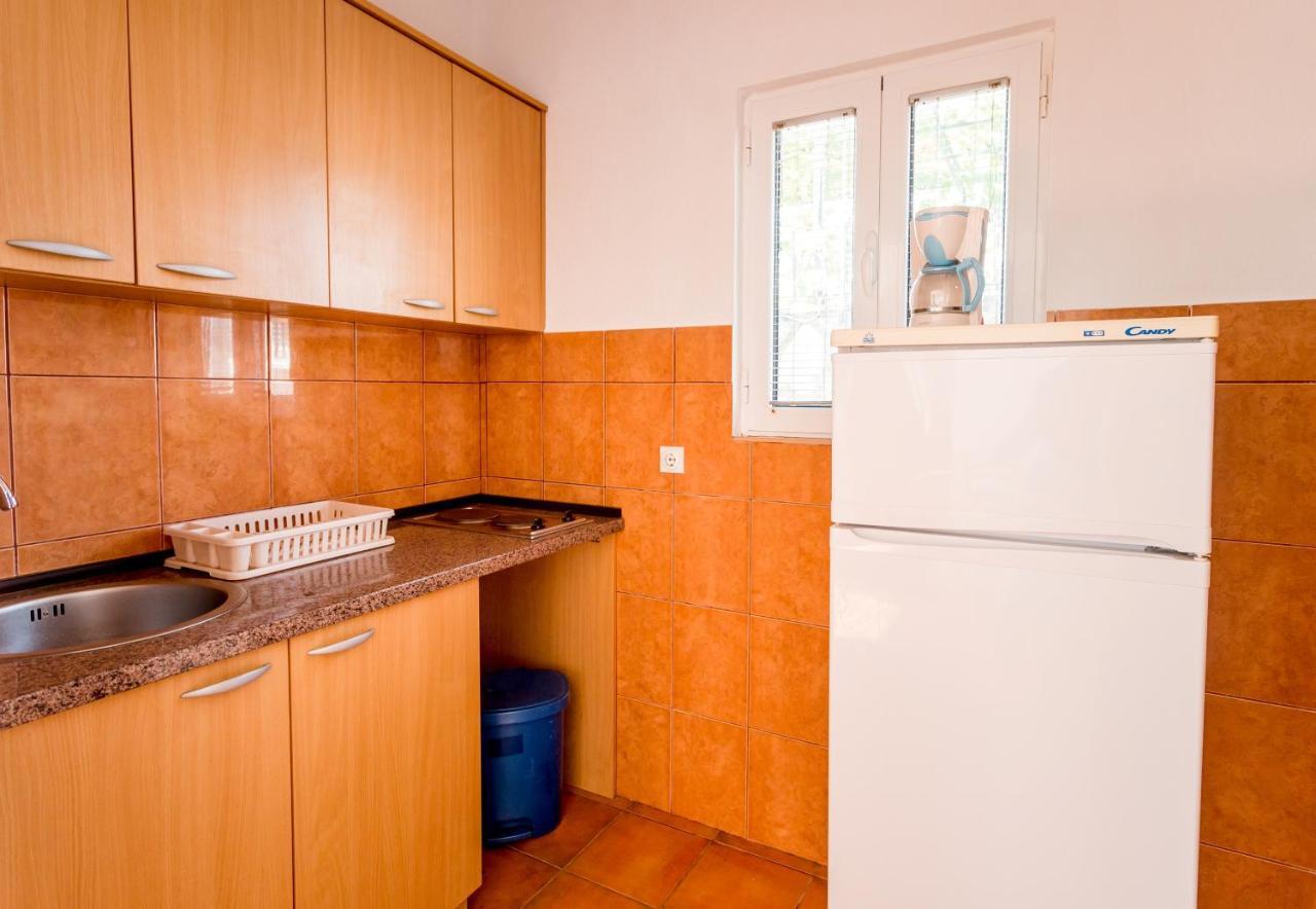 Lustica Apartments Bagian luar foto