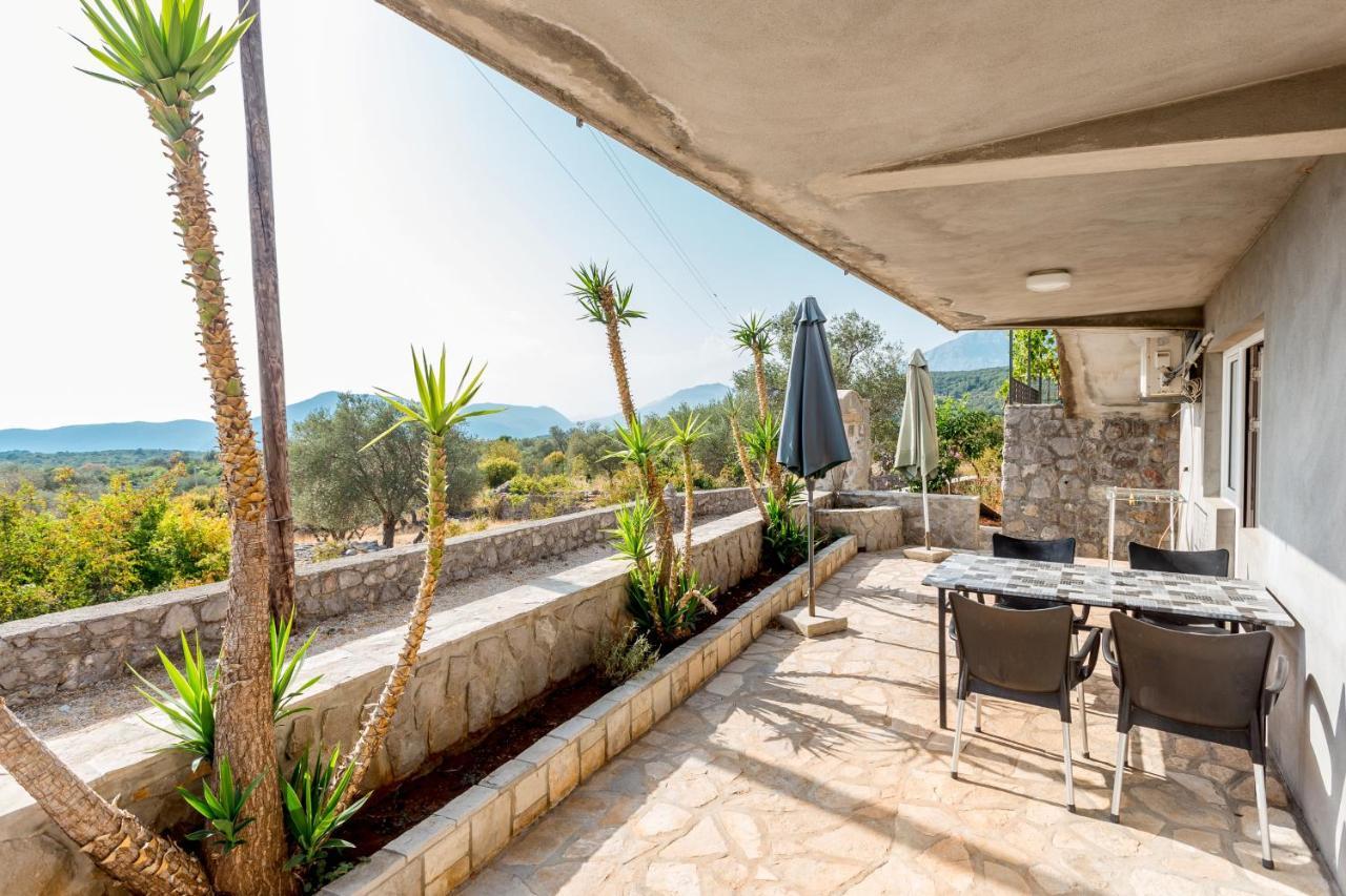 Lustica Apartments Bagian luar foto