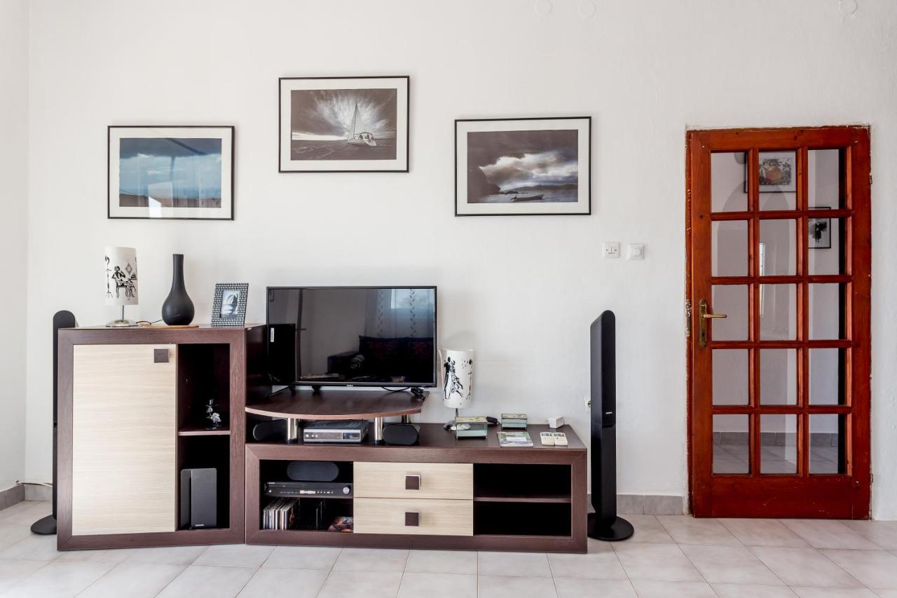 Lustica Apartments Bagian luar foto