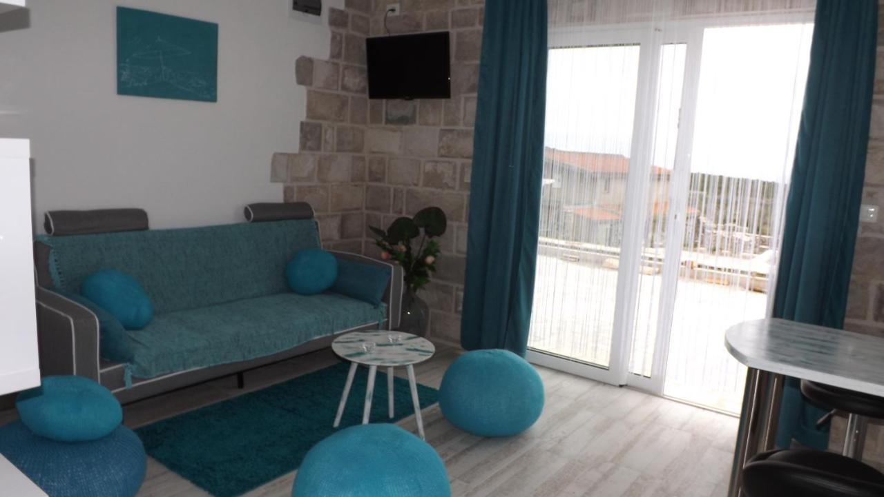 Lustica Apartments Bagian luar foto