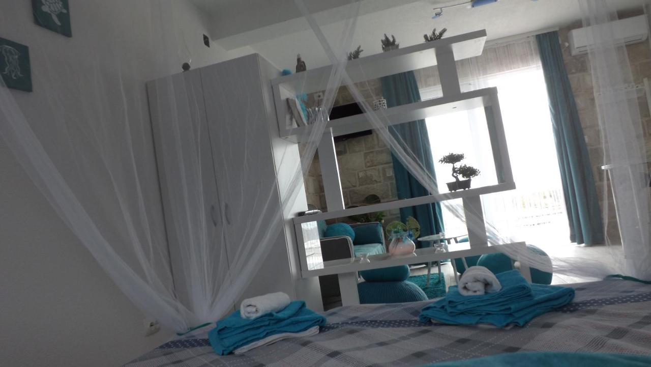 Lustica Apartments Bagian luar foto