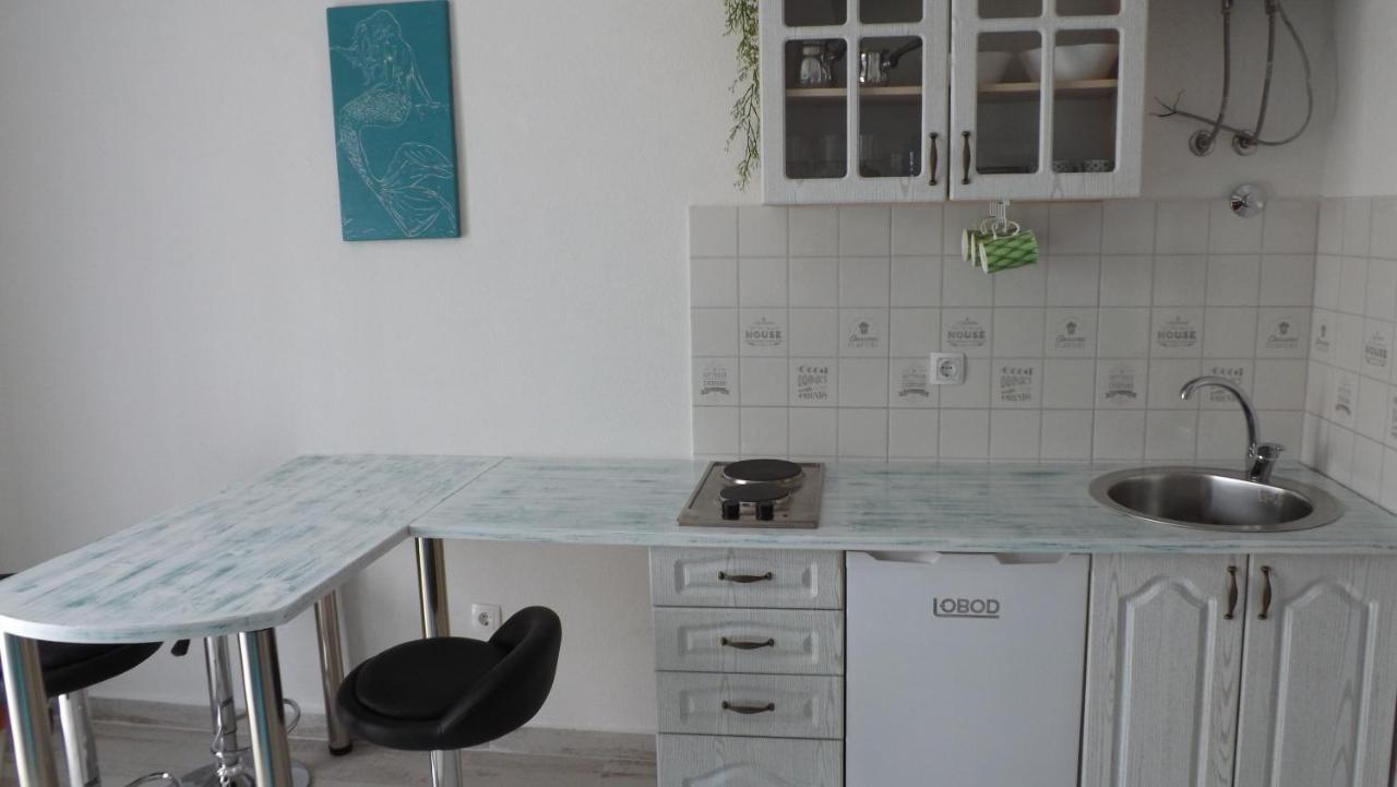 Lustica Apartments Bagian luar foto