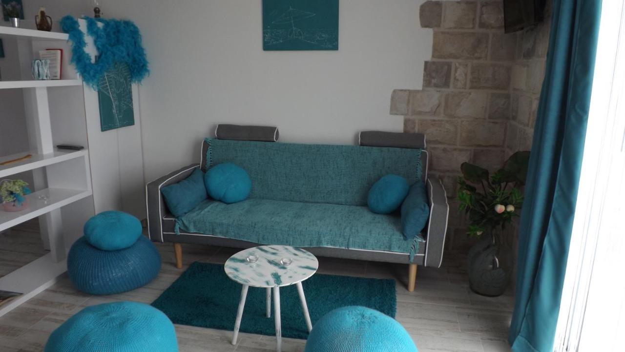 Lustica Apartments Bagian luar foto