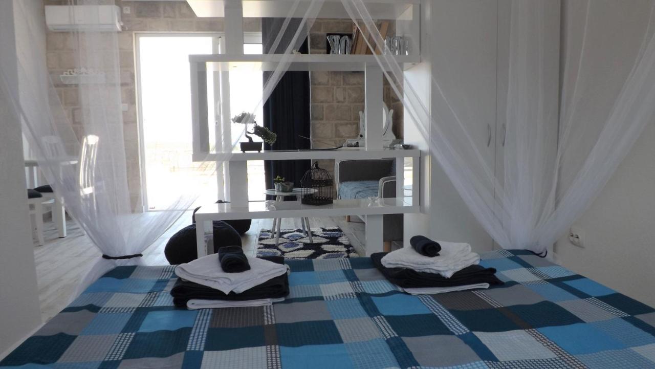 Lustica Apartments Bagian luar foto
