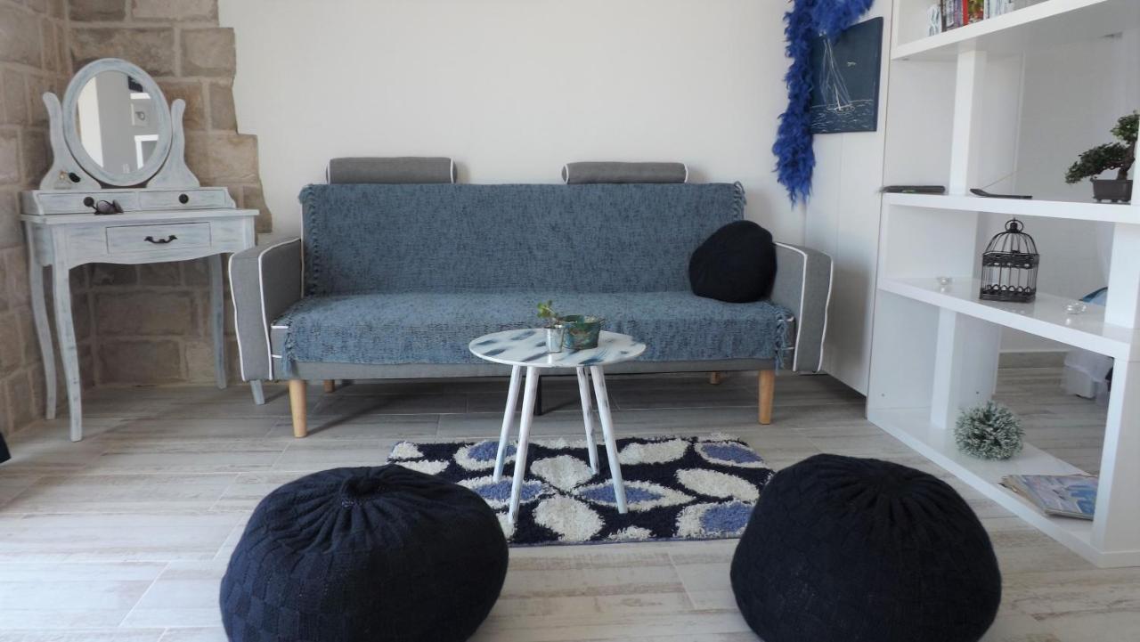 Lustica Apartments Bagian luar foto
