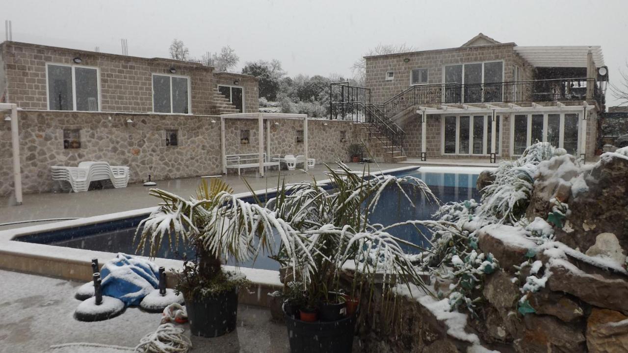 Lustica Apartments Bagian luar foto