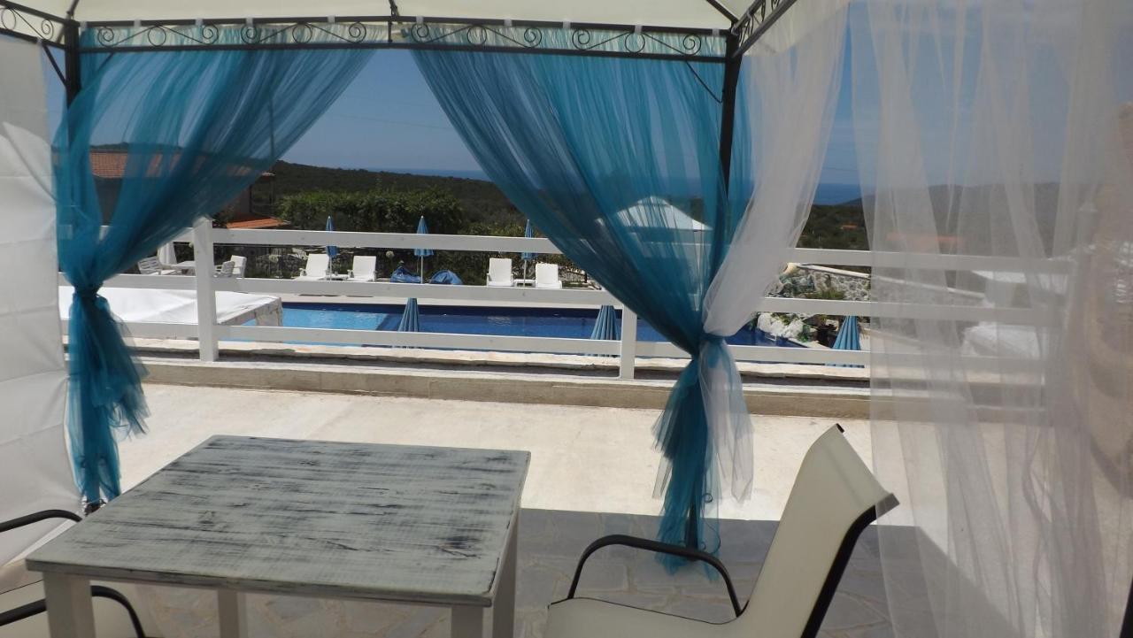Lustica Apartments Bagian luar foto