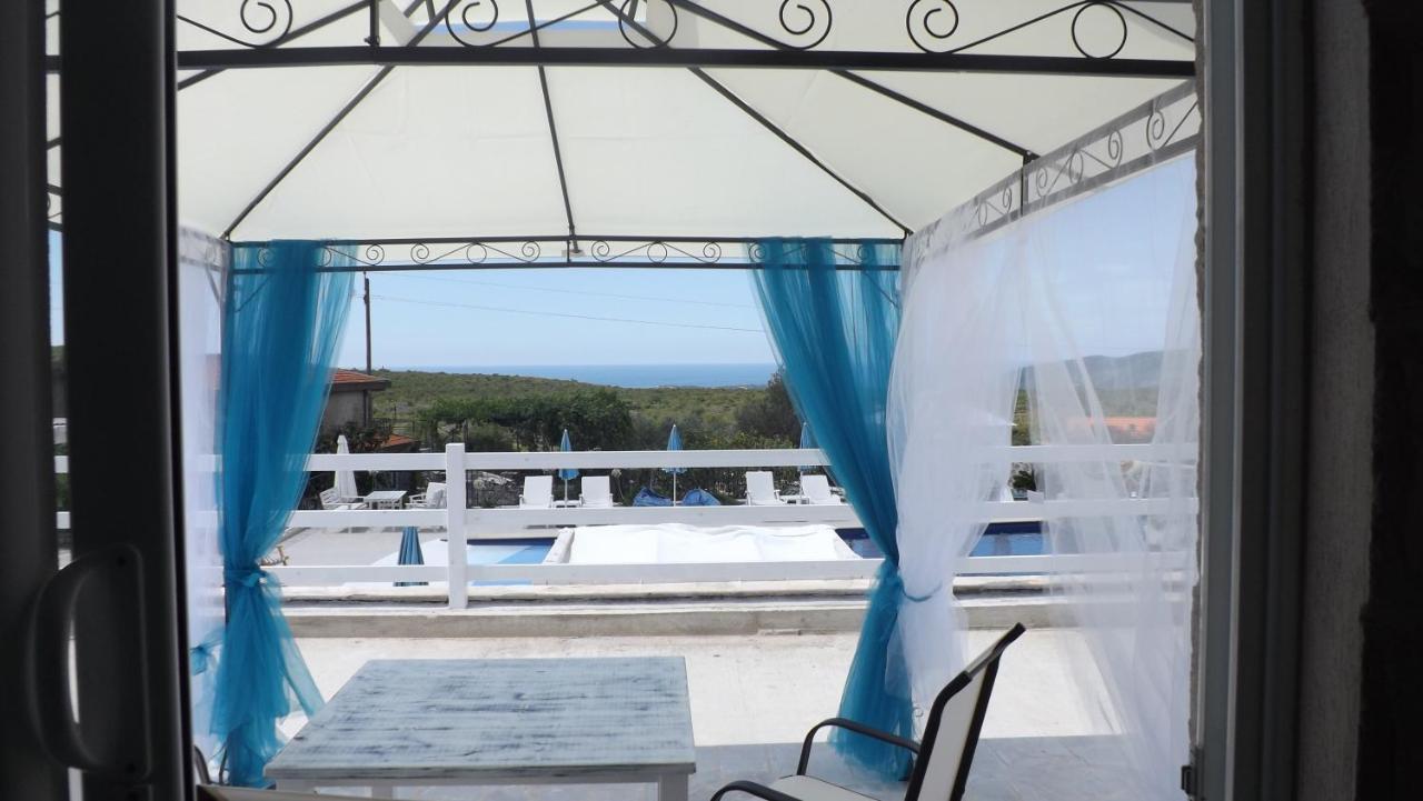Lustica Apartments Bagian luar foto