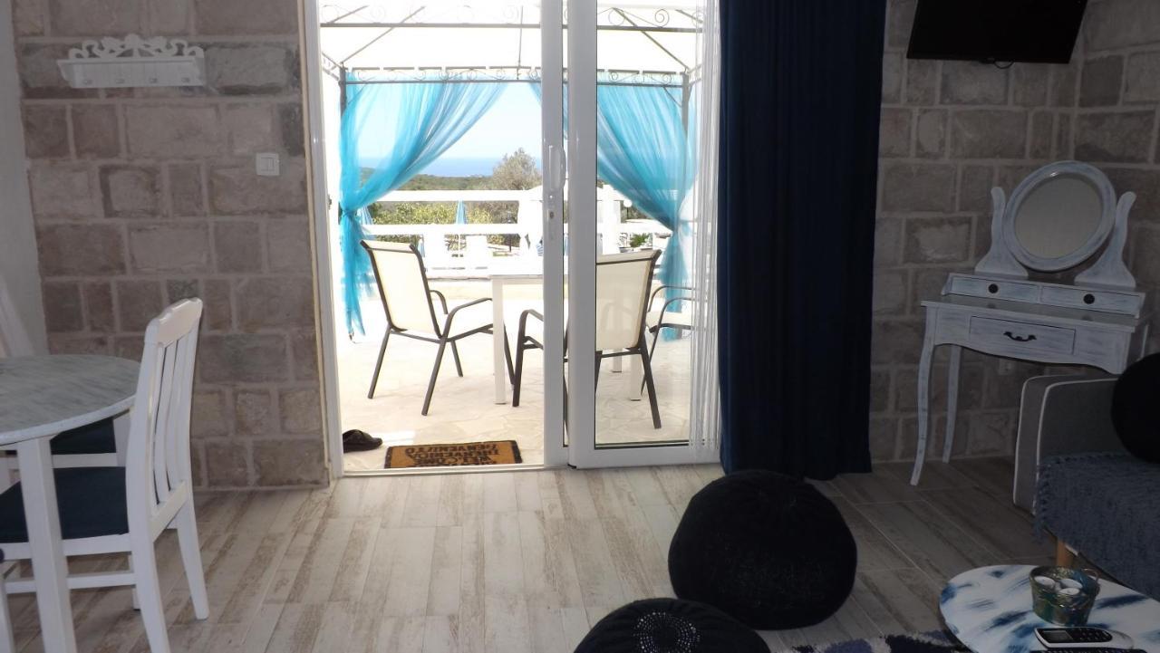Lustica Apartments Bagian luar foto